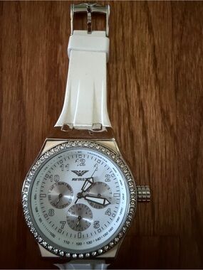 Avirex White and Silver Crystal Bezel Men's Watch